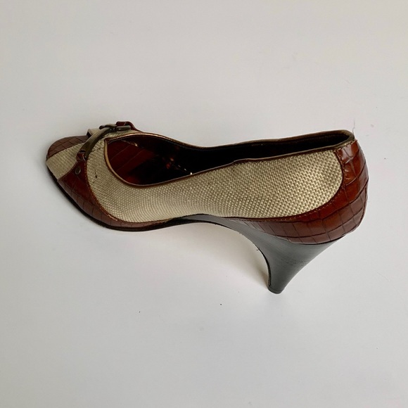 DONALD J PLINER COUTURE Tan Peeptoe Heels - Picture 4 of 6